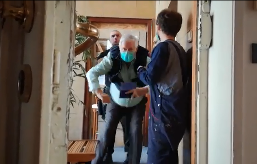 Dikana iznijeli zaštitari: 'Idem iz Hrvatske, sve ću rasprodati'