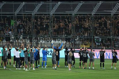 FOTO Slovenci bušili balone, jedan se popeo na kavez, a Rijeka očekuje Uefinu kaznu...