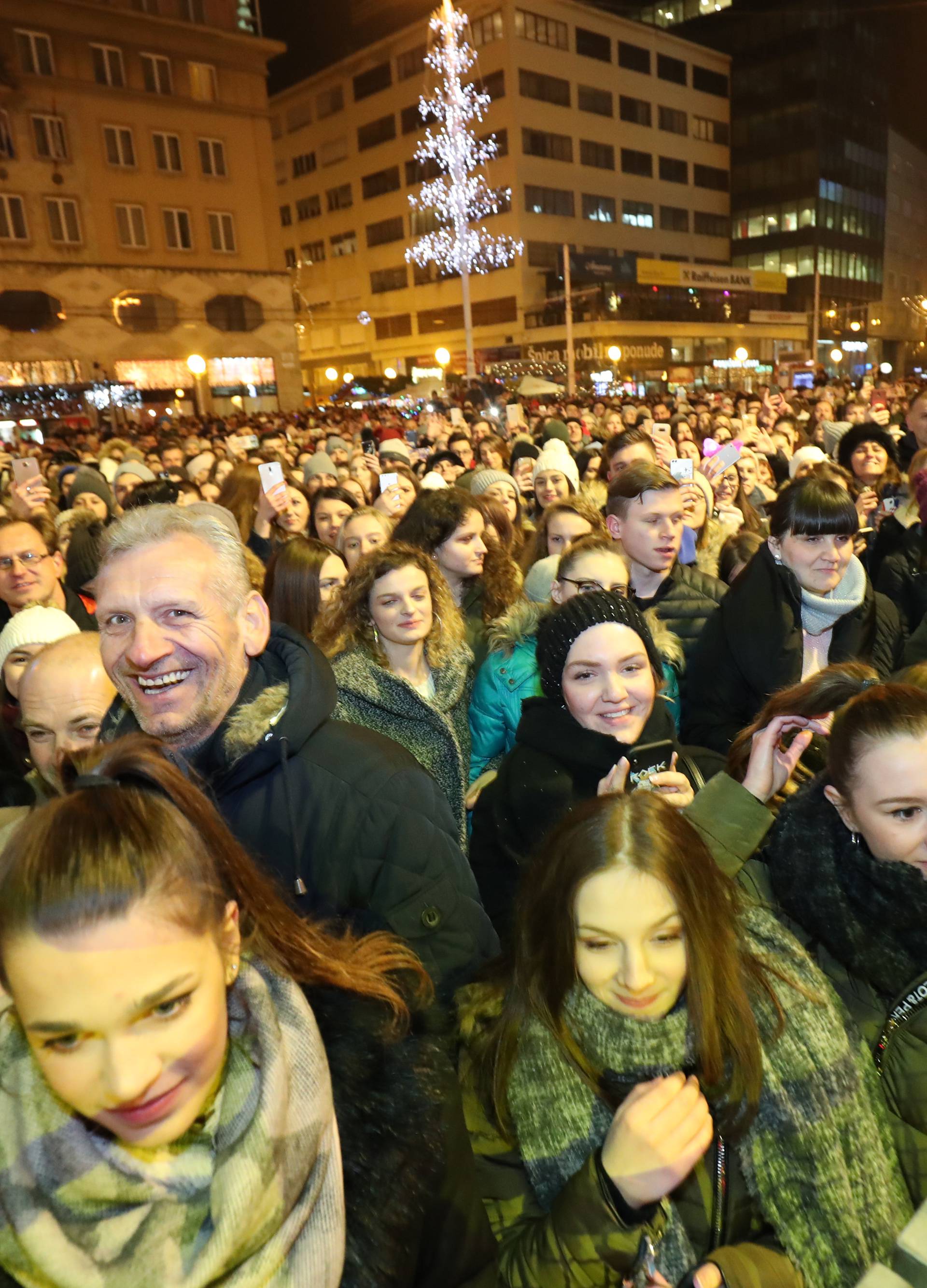 Zagreb: 13. humanitarni boÅ¾iÄni koncert Å½elim Å¾ivot