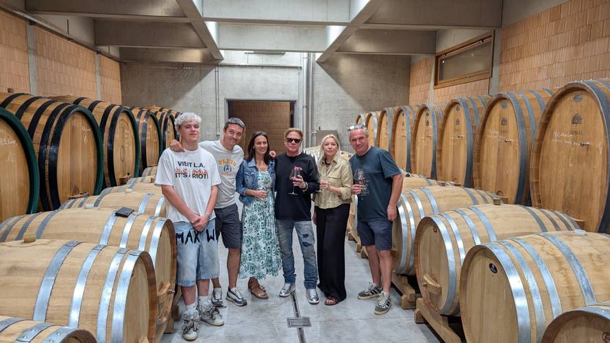 Axl Rose stigao u Lijepu Našu: 'Oduševili su ga vino i mjesto, a posebno mamini slanci i rajčica'