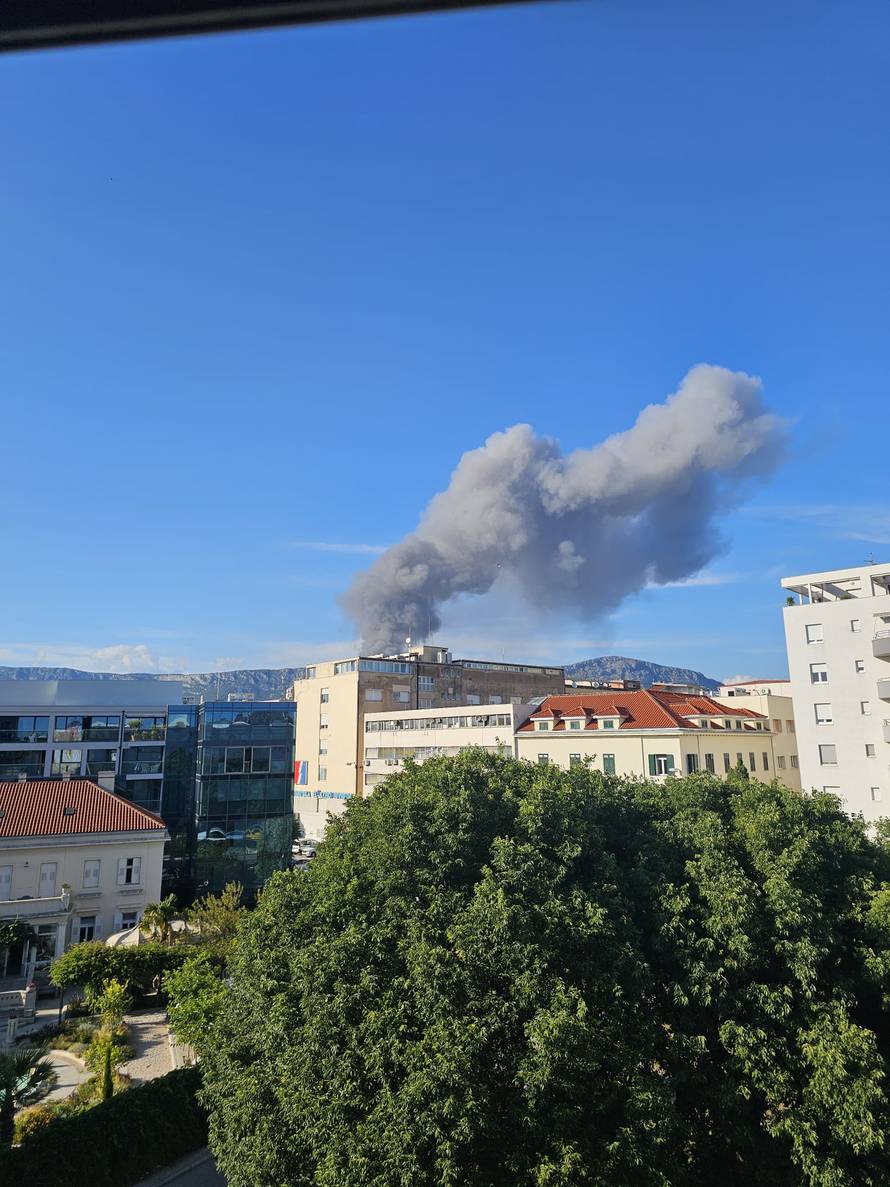 FOTO Požar u Kaštel Sućurcu još nisu proglasili ugašenim, rade na sanaciji. Šteta će biti velika?