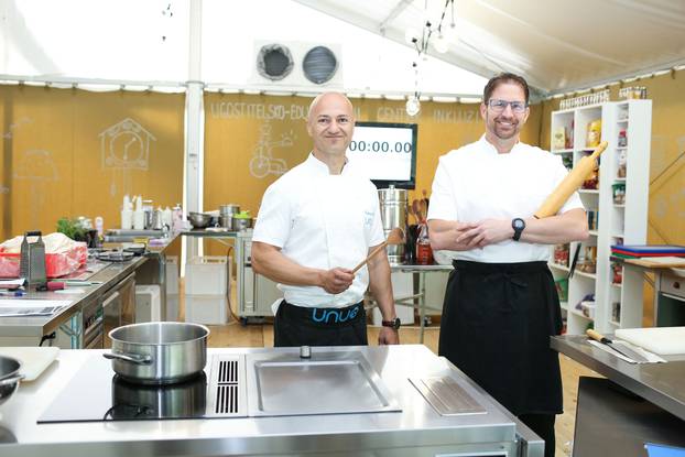 Dva zagrebačka kuhara postavljaju Guinnessov rekord u timskom kuhanju