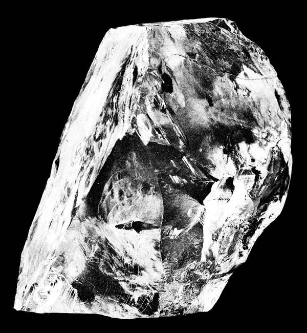 Dijamanti na kruni kraljice Elizabete II nastali su čak 600 km ispod Zemljine površine