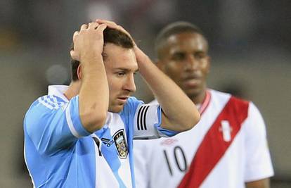 Zambrano: Messi i Higuain su 'curice', stalno se žale sucu