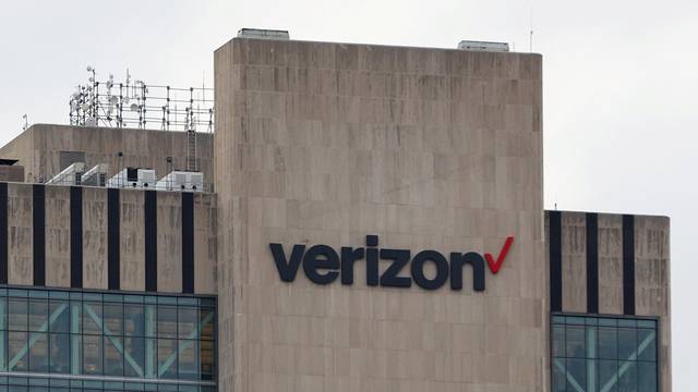 FILE PHOTO: The Verizon logo is seen on the 375 Pearl Street building in Manhattan, New York City