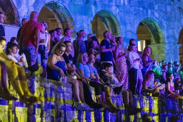 Pula: Parni valjak održao koncert u prepunoj Areni 