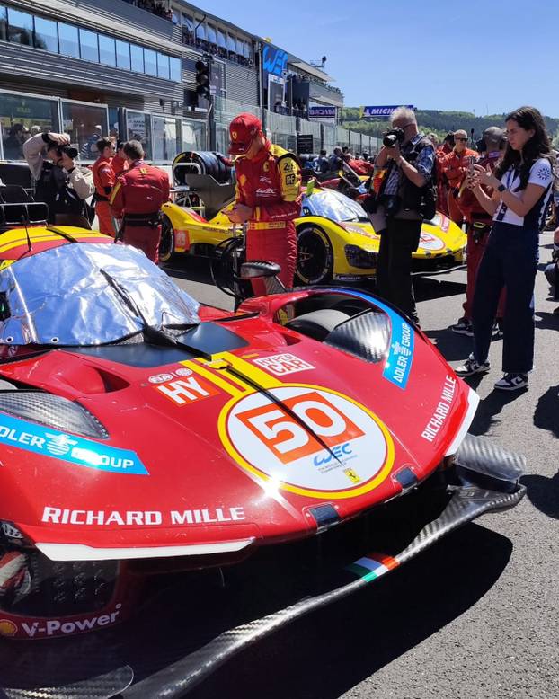 FOTO Bivša misica želi preuzeti Formulu 1: 'Cilj mi nije pobjeda'