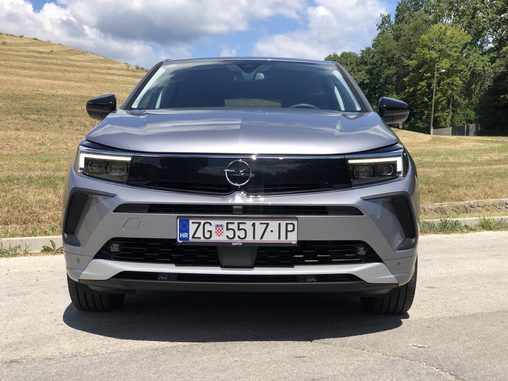 Redizajnirani Opel Grandland je moderniji i napredniji, ali je i zadržao svoj praktični karakter