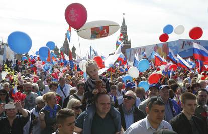 Na prvosvibanjsku paradu u Moskvi došlo oko milijun ljudi