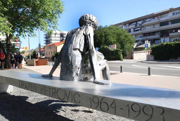 Šibenik: Kod spomenika na Baldekinu obilježena 33. obljetnica smrti Dražena Petrovi?a