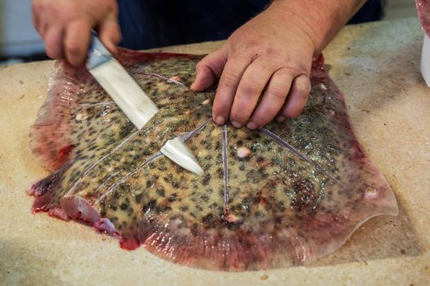 Split: Bogata ponuda ribe petkom u splitskoj ribarnici