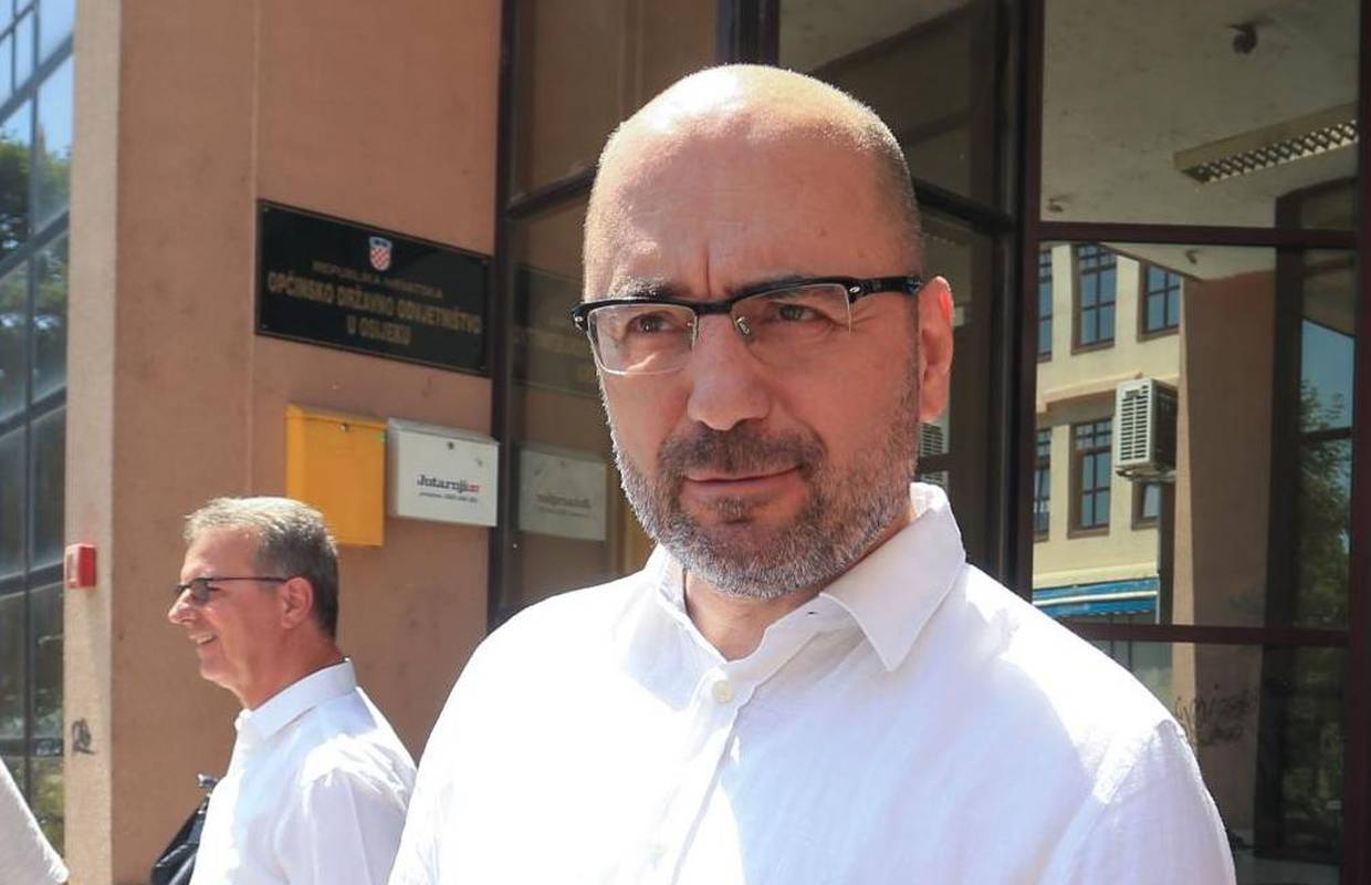 'Ne možete gledati Hrvatu trn u oku, a ne vidjeti tenk u svom'