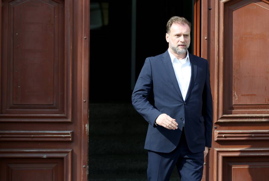 Vinkovci: Mario Banožić, nakon što je prijavio svjedoke nesreće, odlazi sa suda s osmijehom