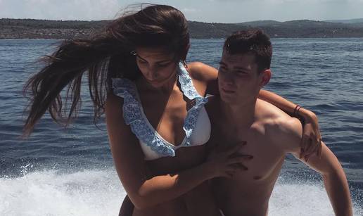 FOTO Bivša klizačica osvojila je Livakovića. Skrivala je trbuh na utakmici, sad su dobili prinovu