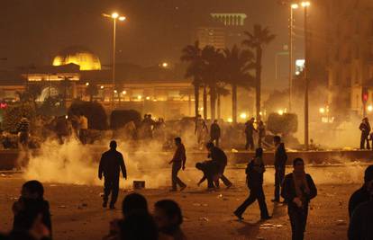 Egipat: U prosvjedima ubijeno 4 ljudi, vlasti brane okupljanja