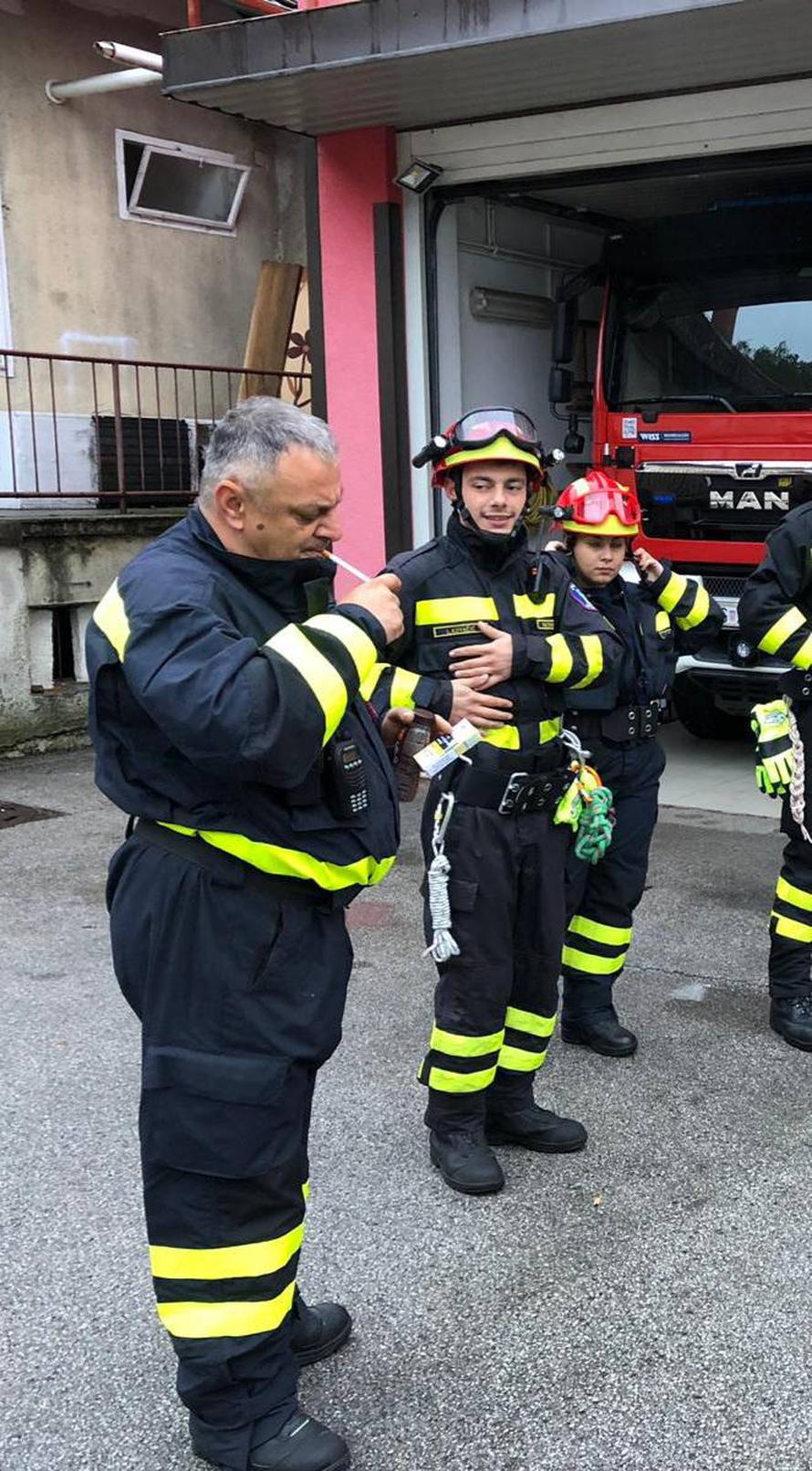 Hvala ti, tata: Davor je umro pred sinom, a njegova će djeca nastaviti stopama vatrogastva