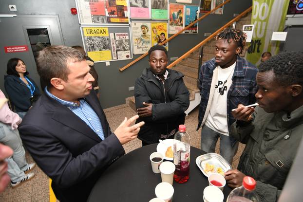 Bjelovar: Rasplesani strani radnici napravili nezaboravan tulum na DOKUartu