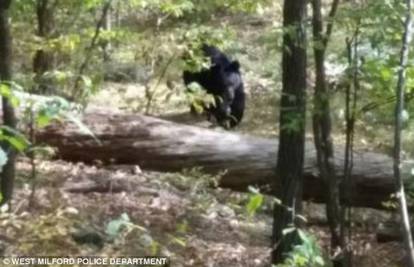 Snimio kako trči prema njemu:  Medvjed je ubio mladića (22)