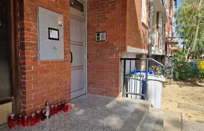 Tuga u Osijeku: Ispred zgrade obitelj i prijatelji pale svijeće za tragično preminulu djevojku