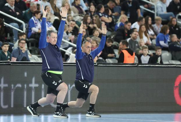 Zagreb: Zagrijavanje igrača uoči početka utakmice RK Zagreb i Paris Saint-Germain