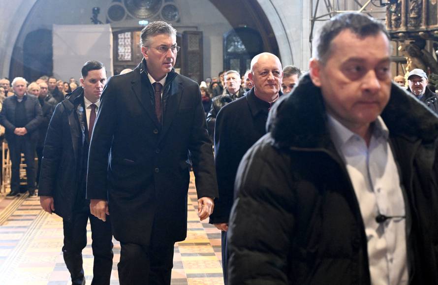 Proslava svetkovine Rođenja Gospodinova - Božića u zagrebačkoj katedrali