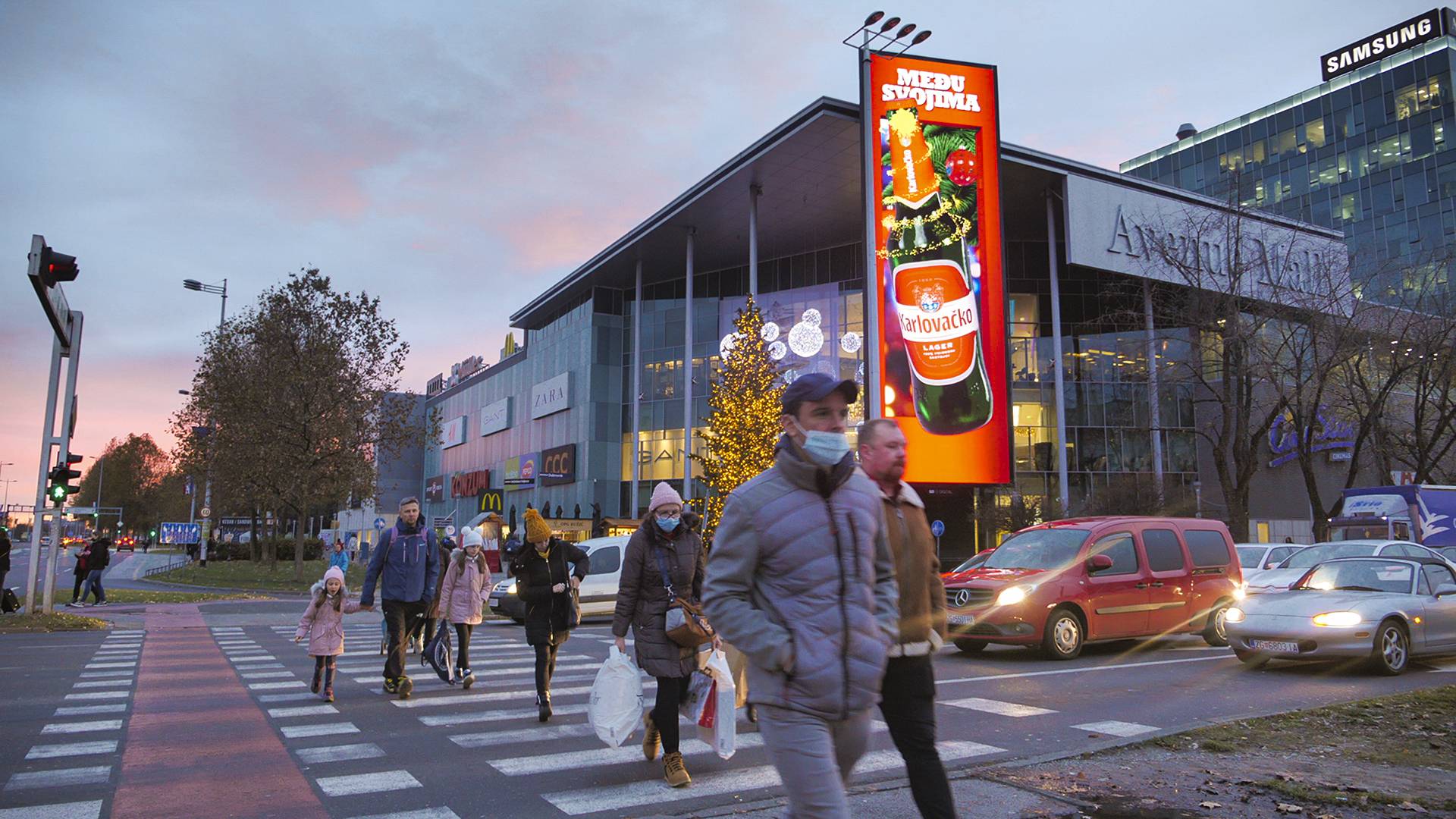 Najveća boca ikad, omiljena i među svojima