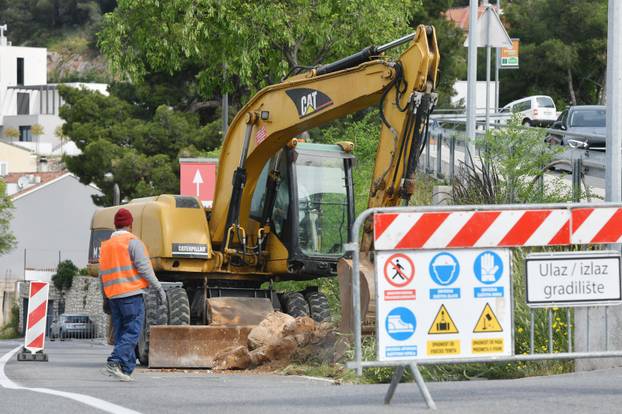 Šibenik: Zapo?eli radovi na izradnji nogostupa u ulici Bribirskih knezova