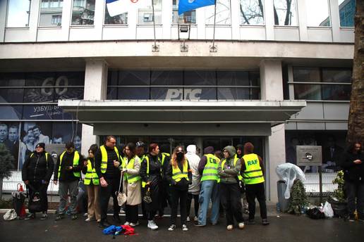 Nove blokade! Studenti podigli živi zid oko RTS-a. Trumpov sin sletio u Beograd, čeka ga Vučić