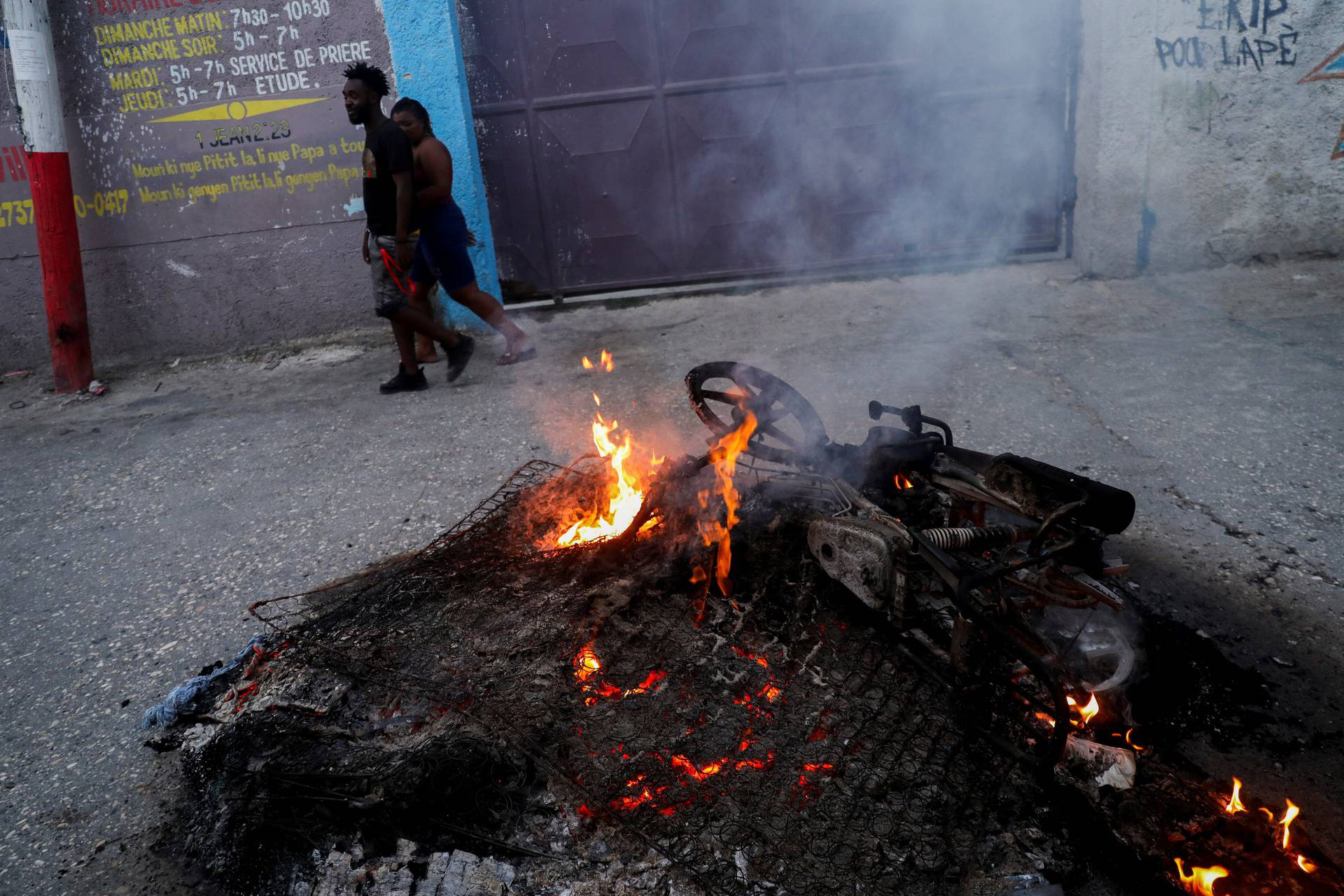 Haiti gang war spreads in upscale suburb, in Port-au-Prince