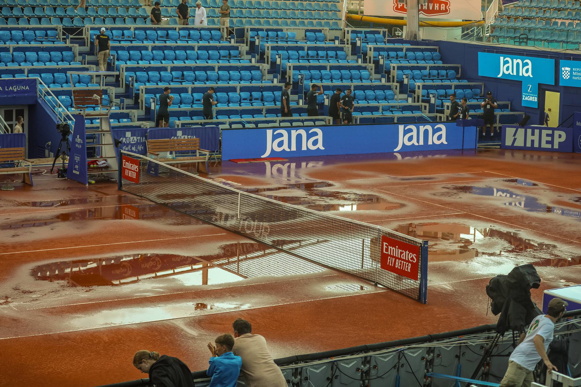 ATP turnir u Umagu, nevrijeme prekinulo meč između Alexsandera Shevchenka i Marca Cecchinatija