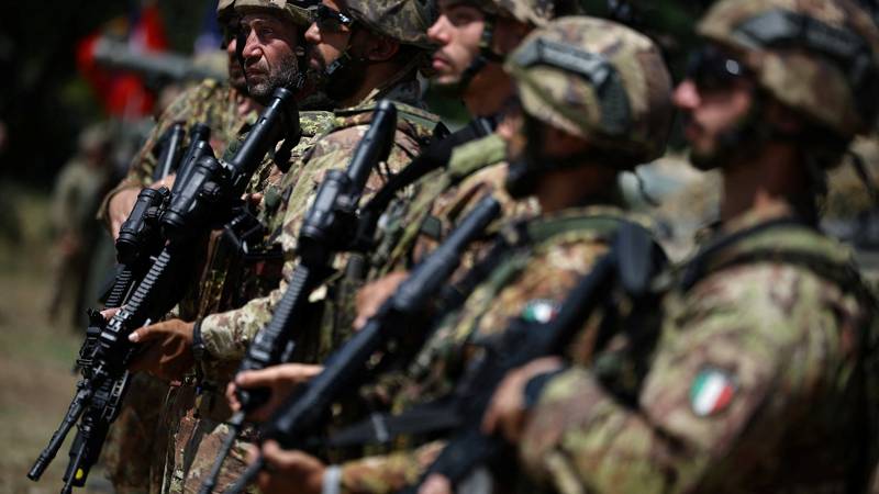 NATO smanjuje broj vojnika na Kosovu: Situacija je stabilnij