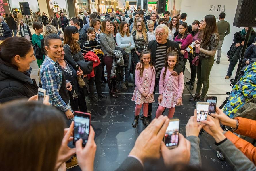 Fanovi iznenadili Olivera Dragojevića u City Centeru one