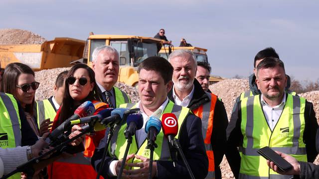 Ministar Butković uveo u posao kineskog izvođača radova na tunelu Kozjak
