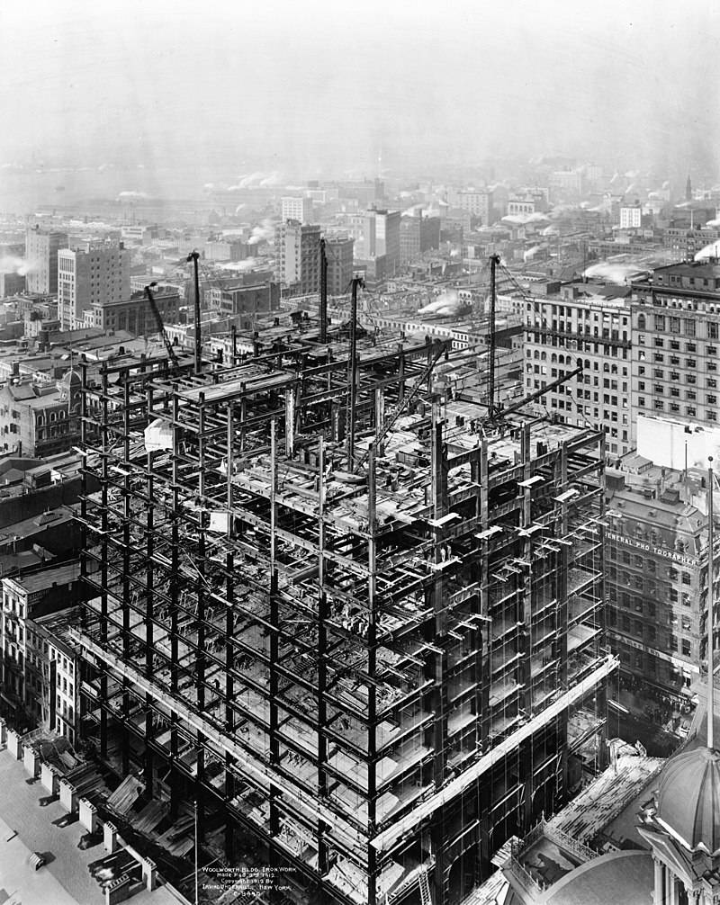 storyeditor/2024-04-23/800px-Woolworth_Building_2_Feb__1912_LC-USZ62-105567.jpg