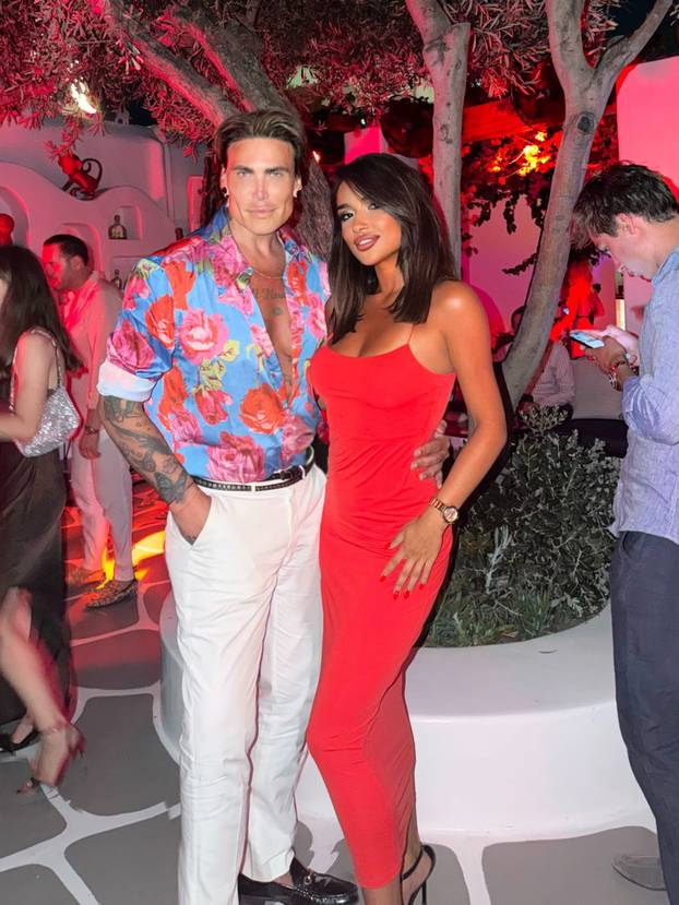 FOTO Ciganović, Laura i Barbara gledali 18+ show na Mikonosu