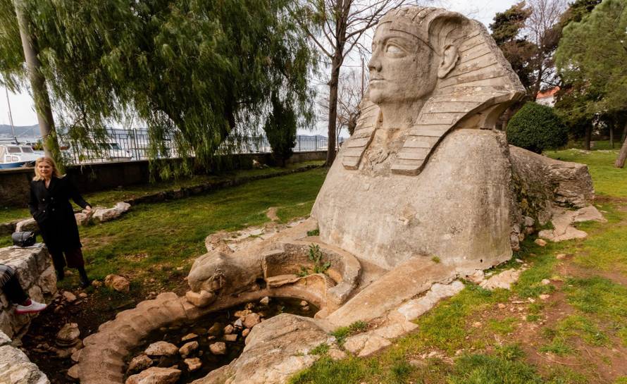 U Zadru je počela obnova Sfinge