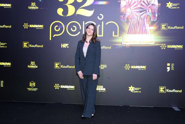 Karlovac: Dolazak uzvanika na 32. dodjelu glazbenih nagrada Porin