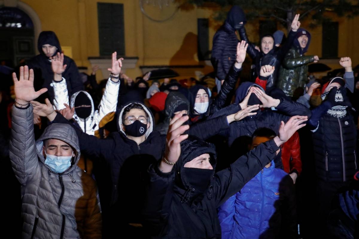U vrijeme krize okreću se vjeri i praznovjerju: Medvjedićima tjeraju uroke, žrtvuju kokote...
