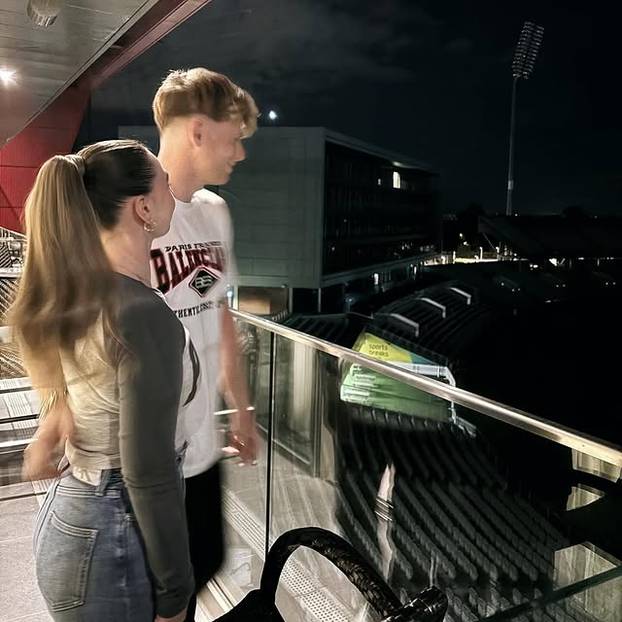 FOTO 'Dečki me u školi nikad nisu primjećivali, a danas ne mogu skinuti pogled s mene'