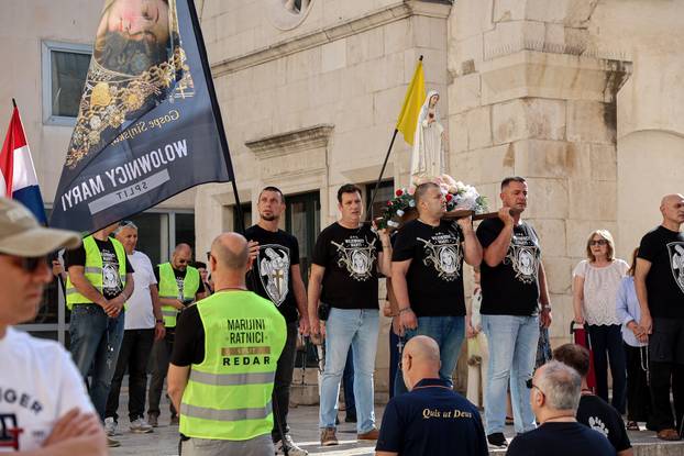 Split: Molitva krunice na Peristilu