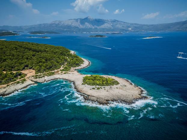 Poluotok Ražnjić na Korčuli snimljen iz zraka 
