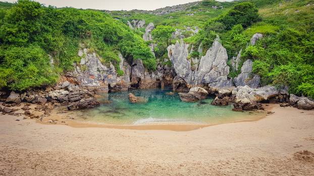 Gulpiyuri Beach (Playa de Gulpiyuri) a secret beach in Asturias
