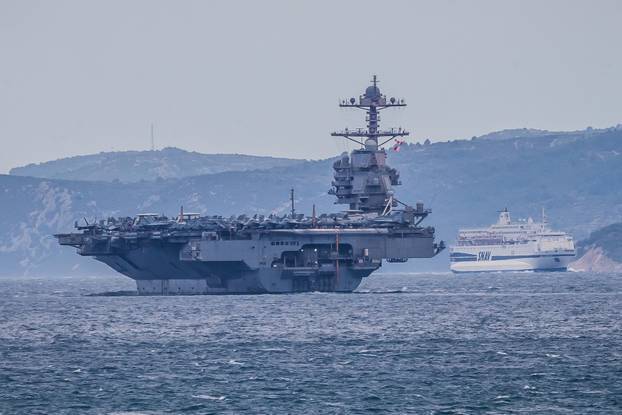Odlazak nosača zrakoplova USS Gerald Ford iz akvatorija Splita