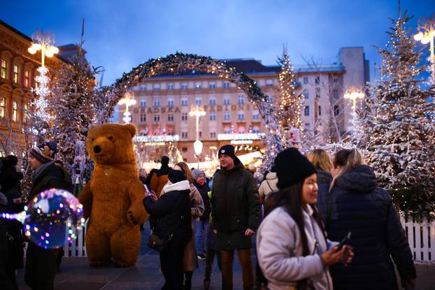 Zagreb: Zagrebački Advent na Trgu bana Jelačića
