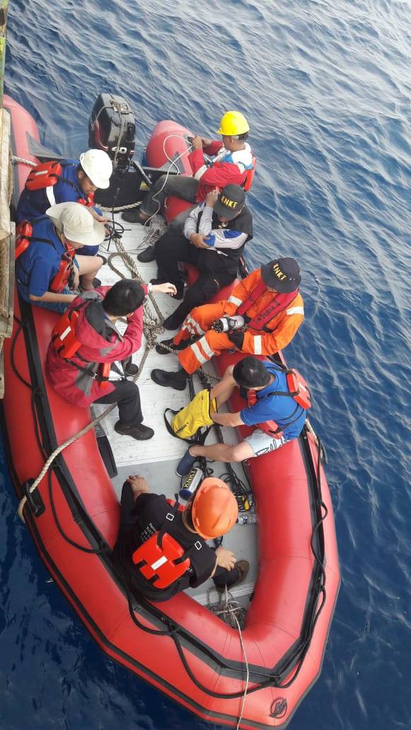 Social media image of divers preparing to set out for a search, days after Indonesia's Lion Air flight JT610 crashed into the sea