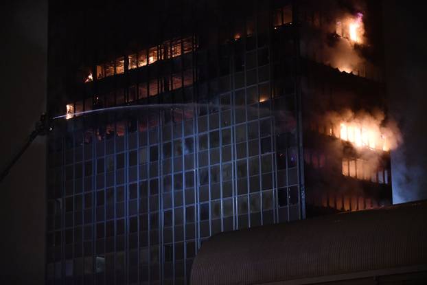 Zagreb: Pozar u Vjesnikovom neboderu