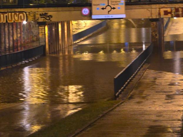 GALERIJA Pljuskovi u Dalmaciji, jaka tuča poharala Slavoniju. U utorak stiže novi val nevremena