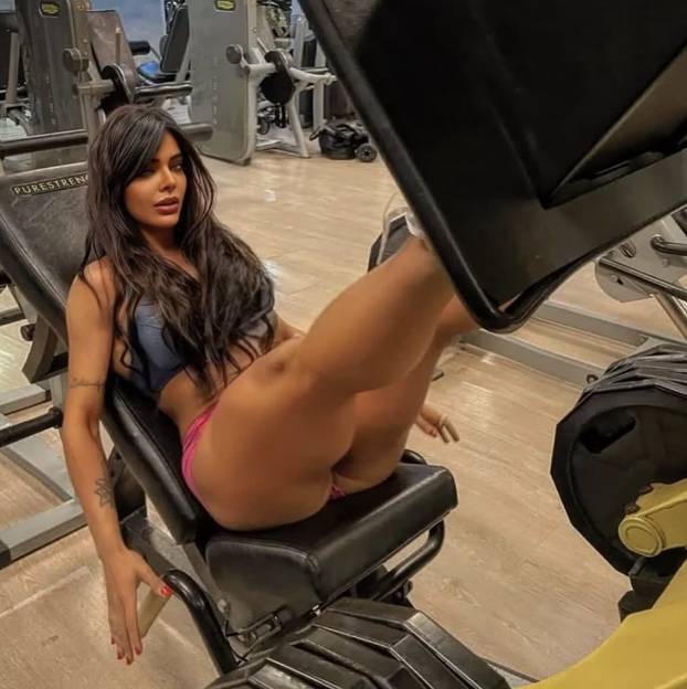 FOTO Gospođa Messi morala je reagirati zbog ovih fotki Miss Bum Bum: 'Valjda je ljubomora'