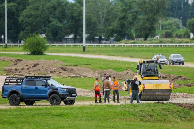 Zagreb: Radovi na Hipodromu za koncert Marka Perkovića