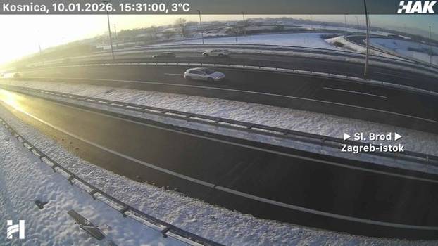 FOTO Pogledajte situaciju na autocestama: Snijeg još pada, stvara se poledica, ima i magle